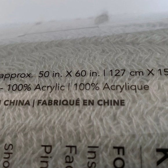 Mark and Graham blanket/throw NEW - Picture 4 of 5